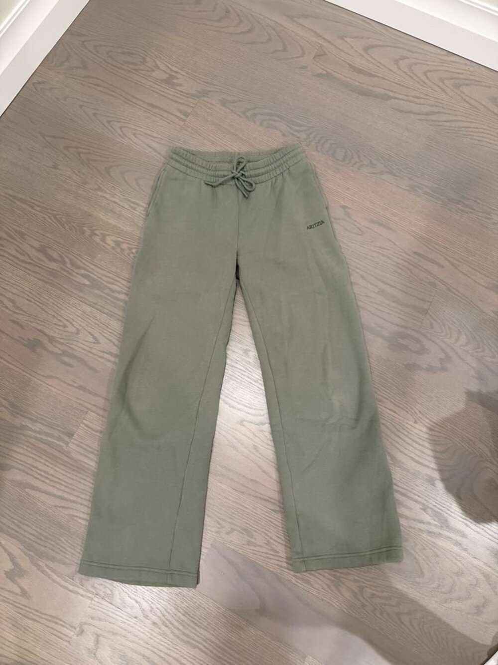 Aritzia Cozy Fleece Boyfriend Basic Wide Sweatpant - Smoky Sage